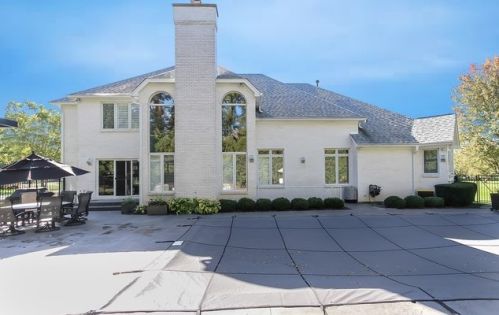 6508 Oakwood Mnr Dr, Bull Valley IL 60012-1196 exterior