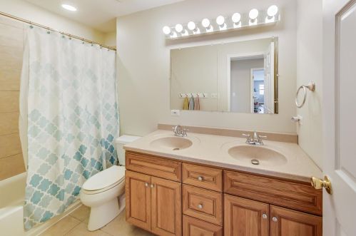 7106 Osceola Ave, Chicago IL 60634-3308 exterior