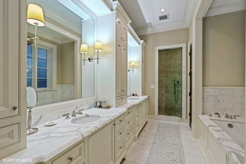 2038 Mohawk St, Chicago IL 60614-4515 exterior