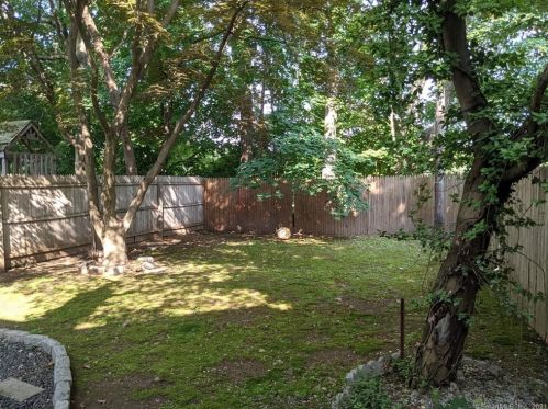 16 Harriet St, Norwalk CT 06851-3625 exterior