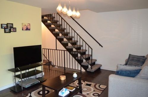 227 Thornberry Dr, Pittsburgh, PA 15237-3349