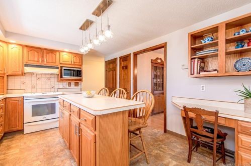 13 Plainfield St, Enfield CT 06082-5813 exterior