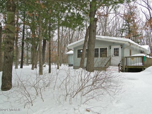 1755 44th St, Allegan, MI 49010-9454