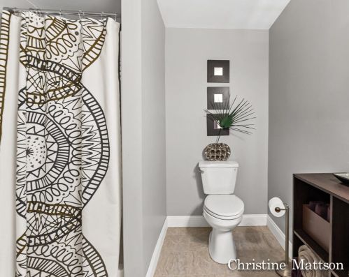 1233 Kreiser Ter, Grand Rapids MI 49506-4082 exterior