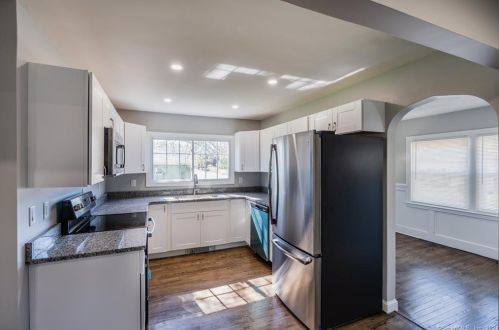 52 Clifton St, Wallingford, CT 06492-4002