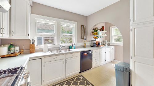 878 Aberdeen St, Grand Rapids MI 49505-3814 exterior