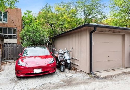 1870 Dayton St, Chicago IL 60614-1409 exterior