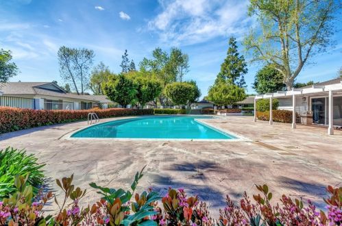 14802 Newport Ave, Tustin CA  92780-6184 exterior