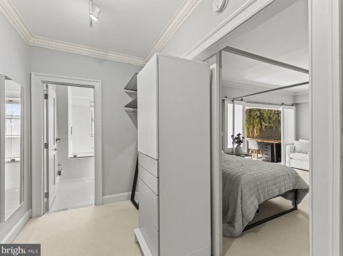 4000 Cathedral Ave, Washington DC 20008-1504 exterior