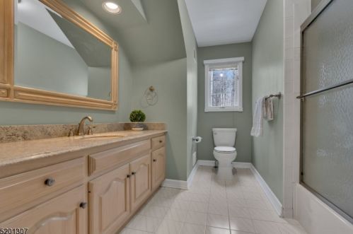 7 Chilton Rd, Chester NJ  07930-3107 exterior