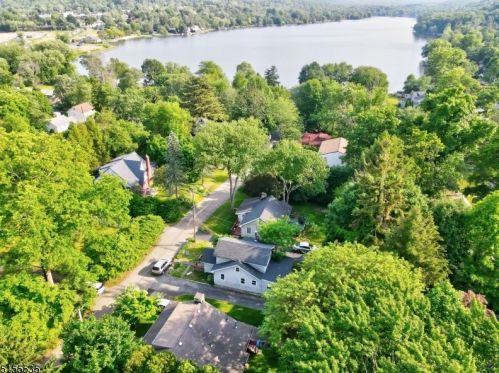 25 Grandview Ln, West Milford Lakes NJ  07480-1424 exterior