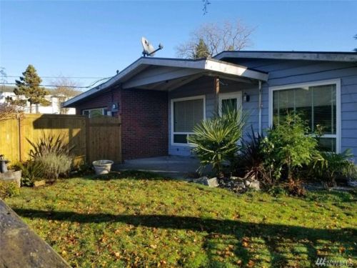 11004 28 Ave, Seattle WA  98125-6724 exterior