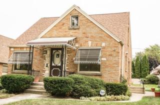3130 29th St, Milwaukee, WI 53216-3816
