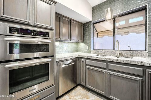 10843 11th St, Phoenix AZ 85020-5836 exterior