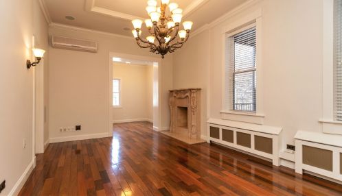 648 Oakdale Ave, Chicago, IL 60657-5310