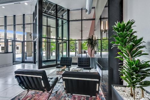 1645 Ogden Ave, Chicago IL  60612-4199 exterior