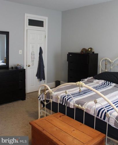 6705 Glenloch St, Philadelphia PA 19135-2224 exterior