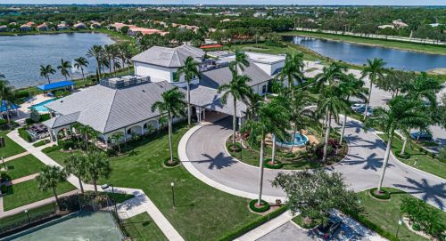 8602 Logia Cir, Boynton Beach FL 33472-7112 exterior