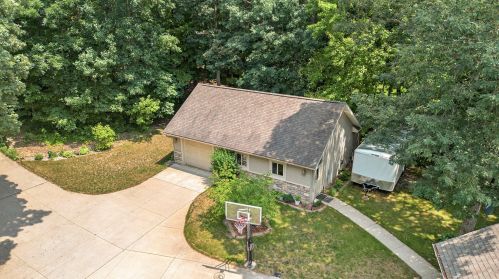 1811 Starr View Ln, Middlevle MI  49333-8066 exterior