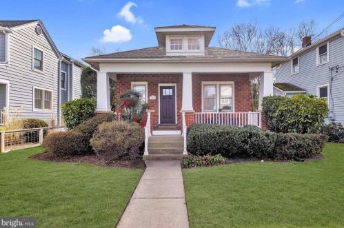 211 Monroe Ave, Alexandria, VA 22301-1923