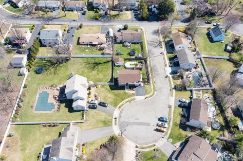 3 Brida Ct, Edison NJ  08817-3800 exterior