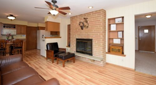 6894 Park Mnr Dr, Milwaukee WI 53224-4638 exterior