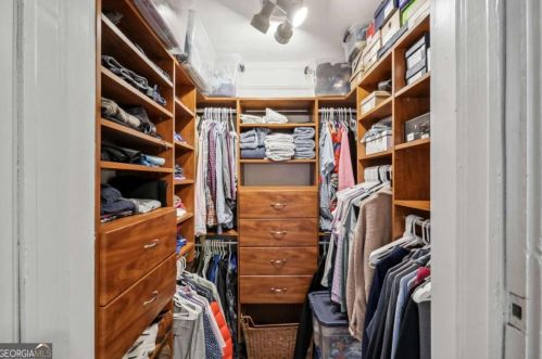 805 Charles Allen Dr, Atlanta GA  30308-1706 exterior