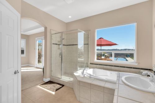 1403 Souza Dr, Folsom CA 95762-7559 exterior