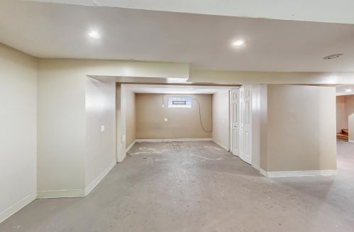 8908 Dorchester Ave, Chicago IL 60619-7005 exterior