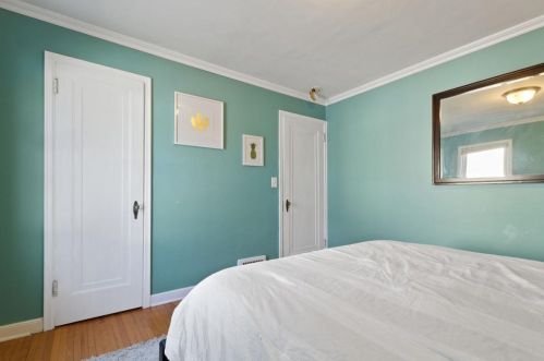 1697 Chatsworth, Saint Paul MN 55113-6536 exterior