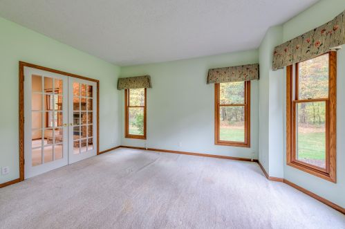 27526 Rolling Pines Ct, Lawton MI 49065-8601 exterior