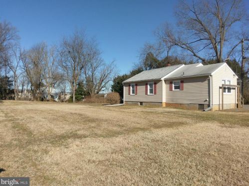 12312 Mccrossin Ln, Rockville MD 20854-1014 exterior