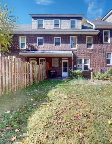 916 Farragut St, Pittsburgh PA 15206-2204 exterior