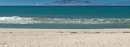 4534 Ln Brea St, Oxnard CA 93035-3931 exterior