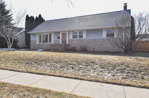 2735 Fulton St, Milwaukee, WI 53207-2247