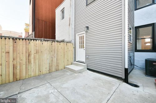 2405 Emerald St, Philadelphia PA  19125-1204 exterior