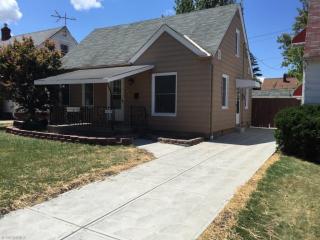 4376 56th St, Cleveland, OH 44144-2910