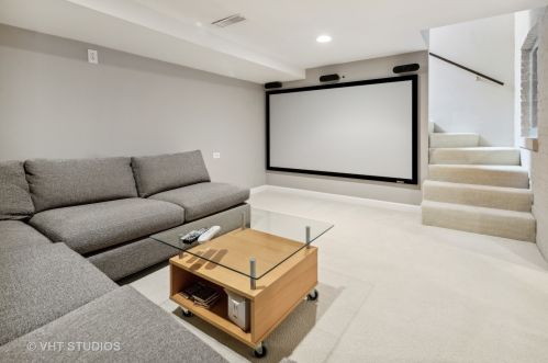 1736 Pierce Ave, Chicago IL 60651-2690 exterior