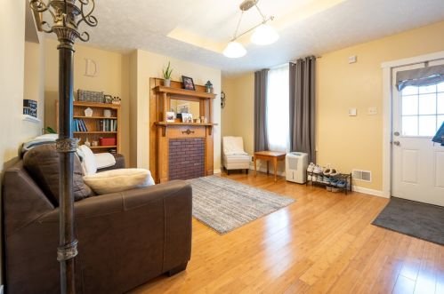 1308 Eleanor St, Pittsburgh PA  15203-2719 exterior