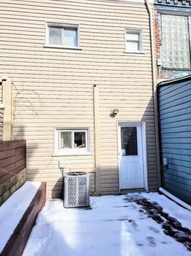 2332 Fox Way, Pittsburgh PA 15203-1838 exterior