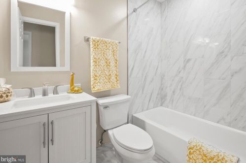 4559 Sawgrass Ct, Alexandria VA  22312-3152 exterior