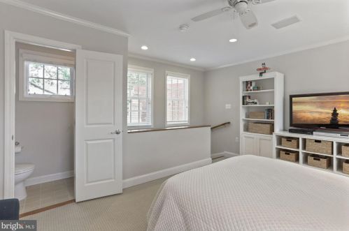 121 6 St, Washington DC 20002-2215 exterior