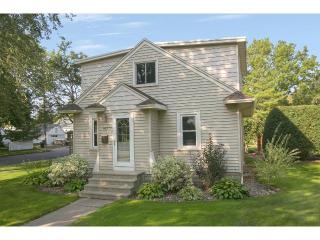 402 11th Ave, Hopkins, MN 55343-7844