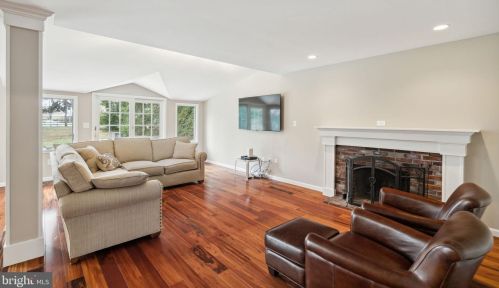 114 Woodview Ln, Riverton NJ  08077-3218 exterior