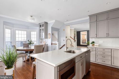 5019 Murtha St, Alexandria VA 22304-8611 exterior