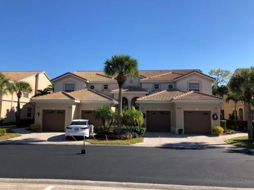 6854 Sterling Greens Dr, Naples, FL 34104-5725