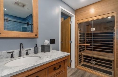 111 Beach St, Boston MA  exterior