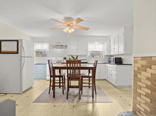 44 New Place St, Wallingford CT  06492-2237 exterior