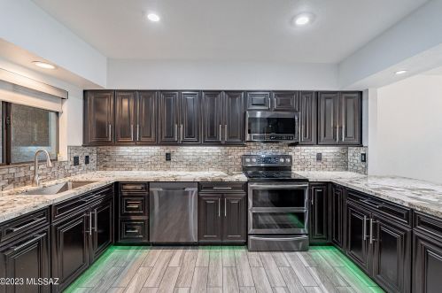 9814 1st St, Tucson AZ  85748-1950 exterior