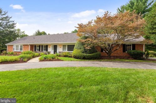 11013 Cripplegate Rd, Rockville MD 20854-1630 exterior